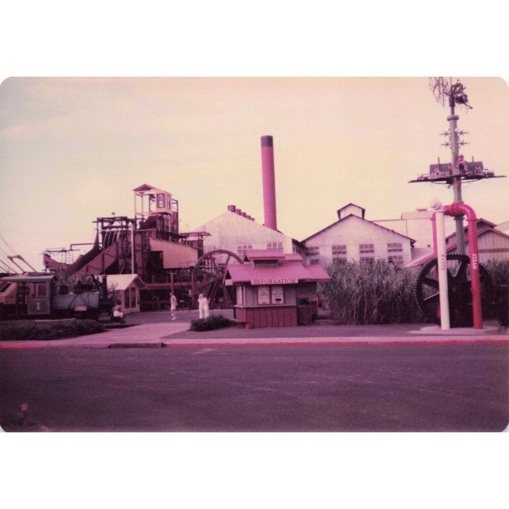 Vintage 1970s Hawaii Sugar Mill Museum Steam Locomotive Cane Crusher Photo - Picture 1 of 1